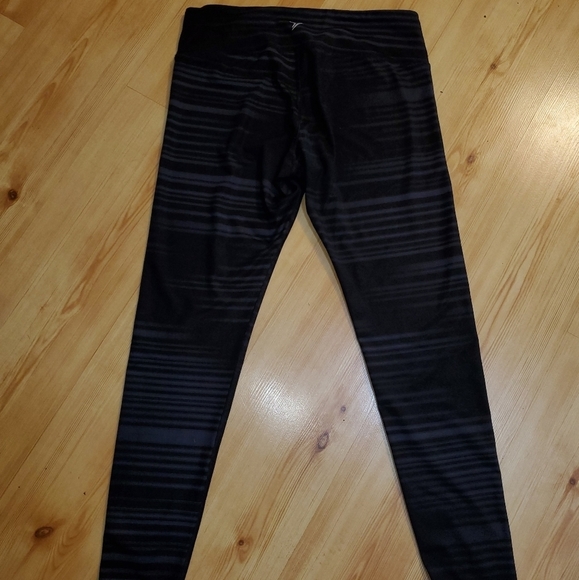 Old Navy Active Women's Stripped Leggings - Picture 2 of 5